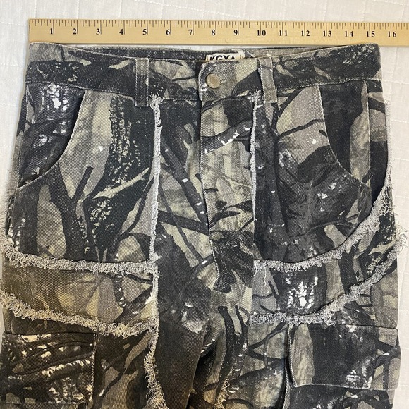 KGYA Unisex XS Raw Edge Oversized Distressed Camo Cargo Pants Unisex Men Moto - Picture 9 of 11